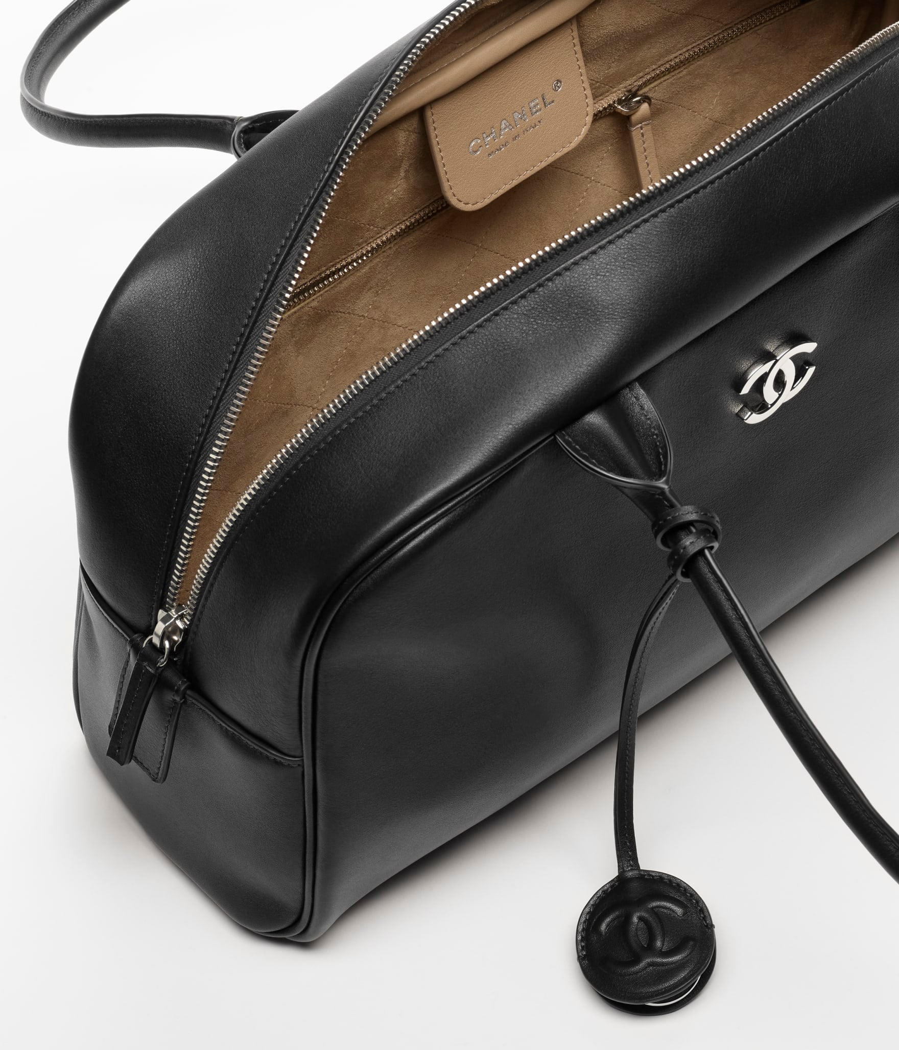 Chanel Bowling Bag

Piel lisa