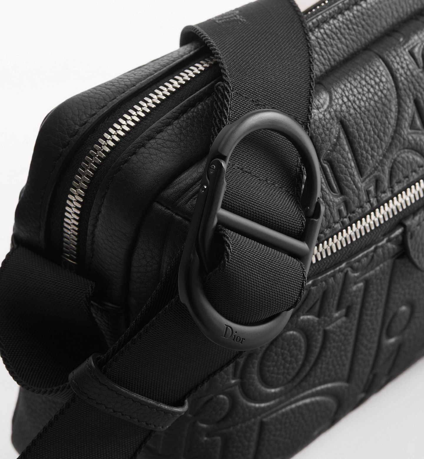 Dior Rider Zipped Messenger
Bag Color: Black Gravity