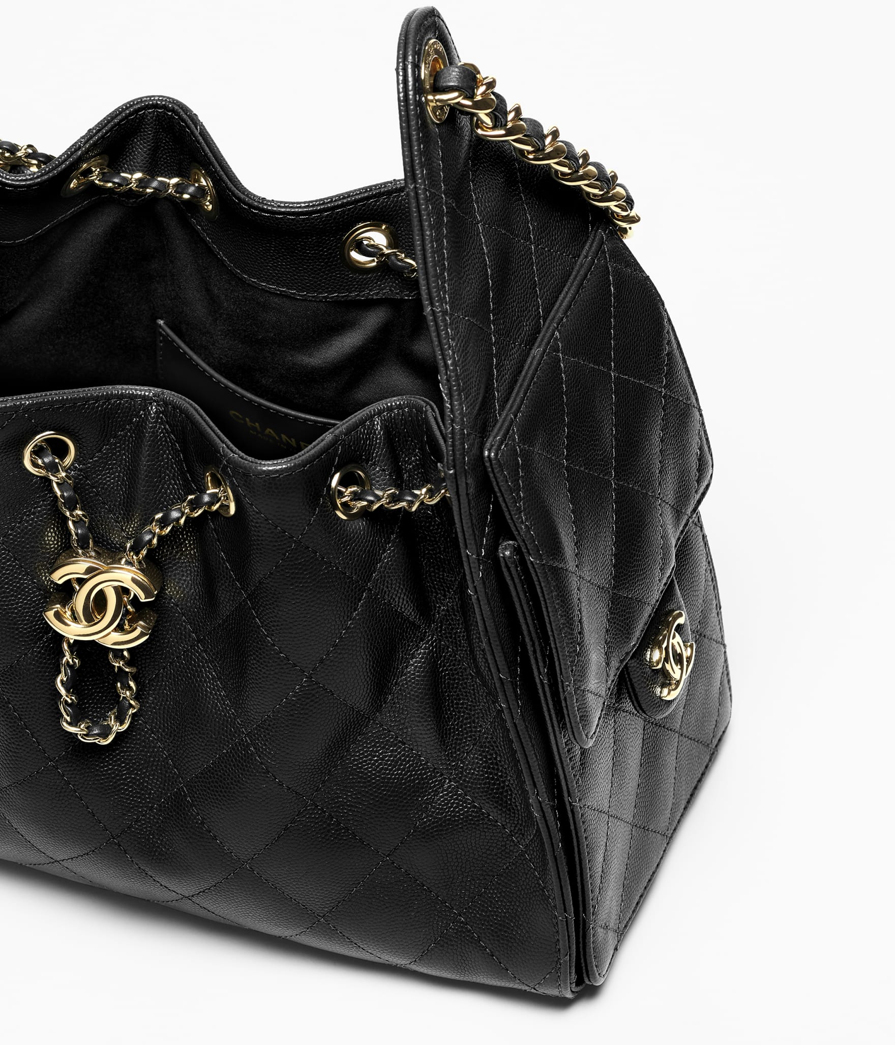 Chanel 25 Small Bag

Cuero caviar acolchado
