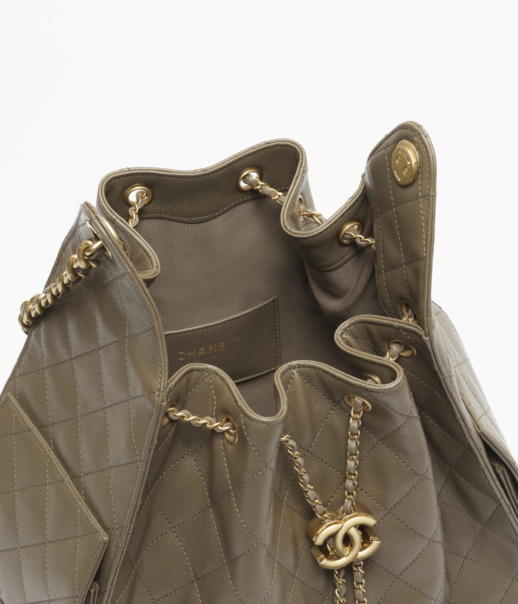 Chanel 25 Medium Bag

Cuero caviar acolchado