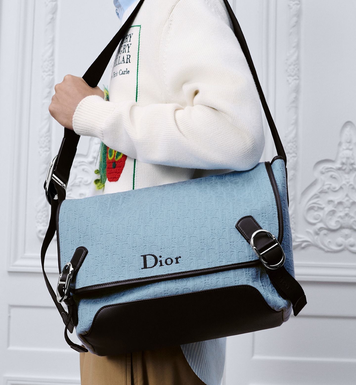Medium Dior Jett Messenger
Bag Color: Light Blue