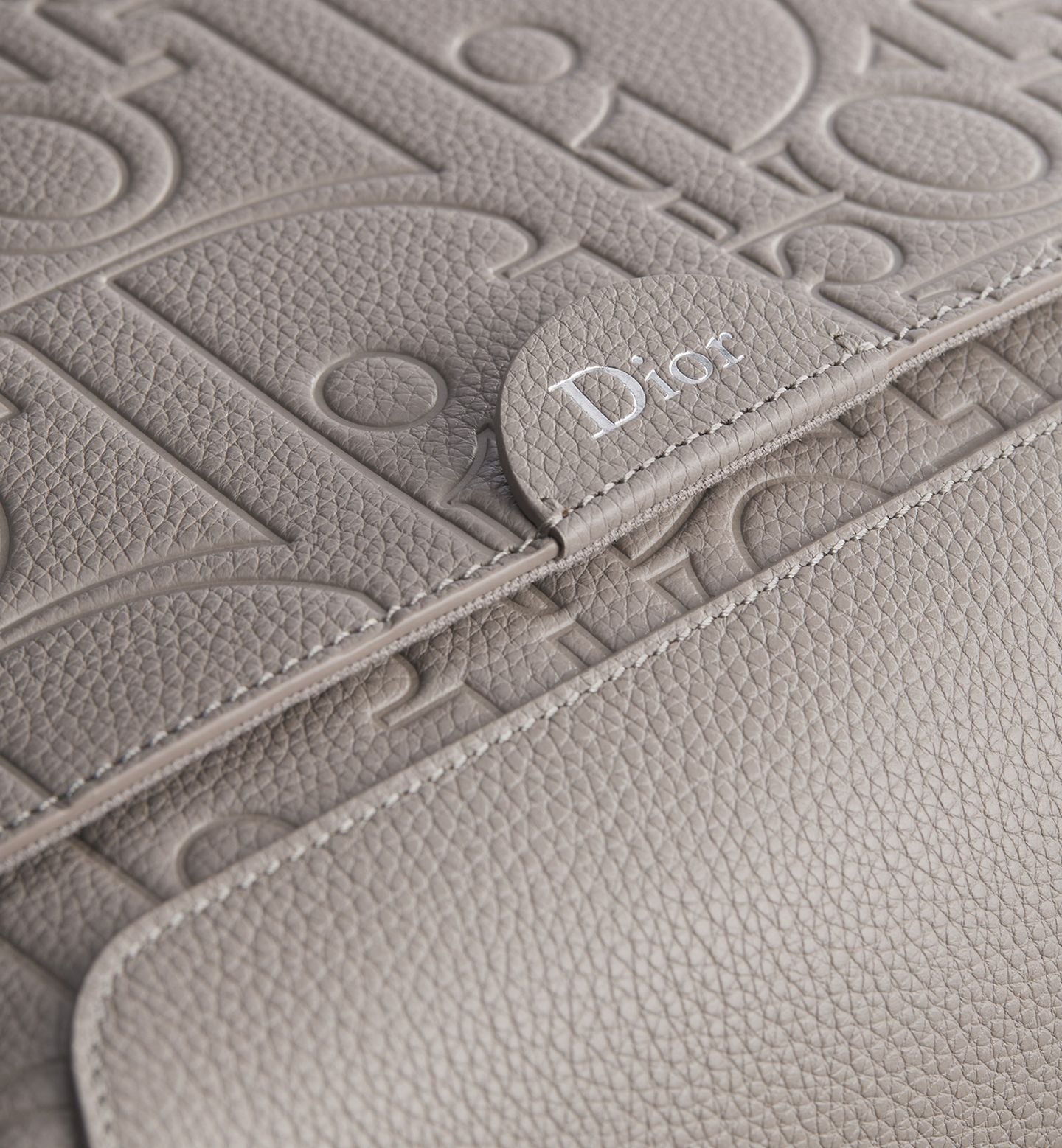 Small Dior Jett Messenger
Bag Color: Beige Gravity