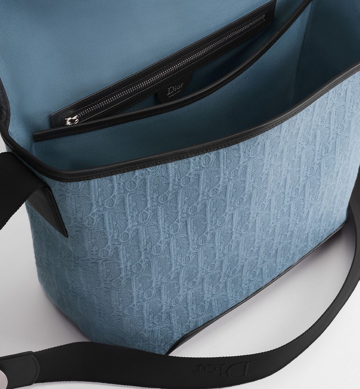 Medium Dior Jett Messenger
Bag Color: Light Blue