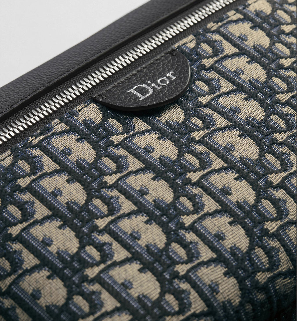 Dior Rider Zipped Messenger
Bag Color: Beige/Azul
