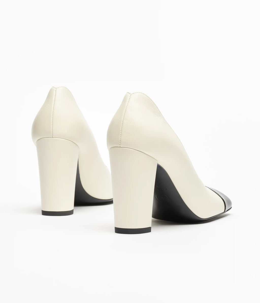 CHANEL Cap-Toe Pumps

Color: White/Black