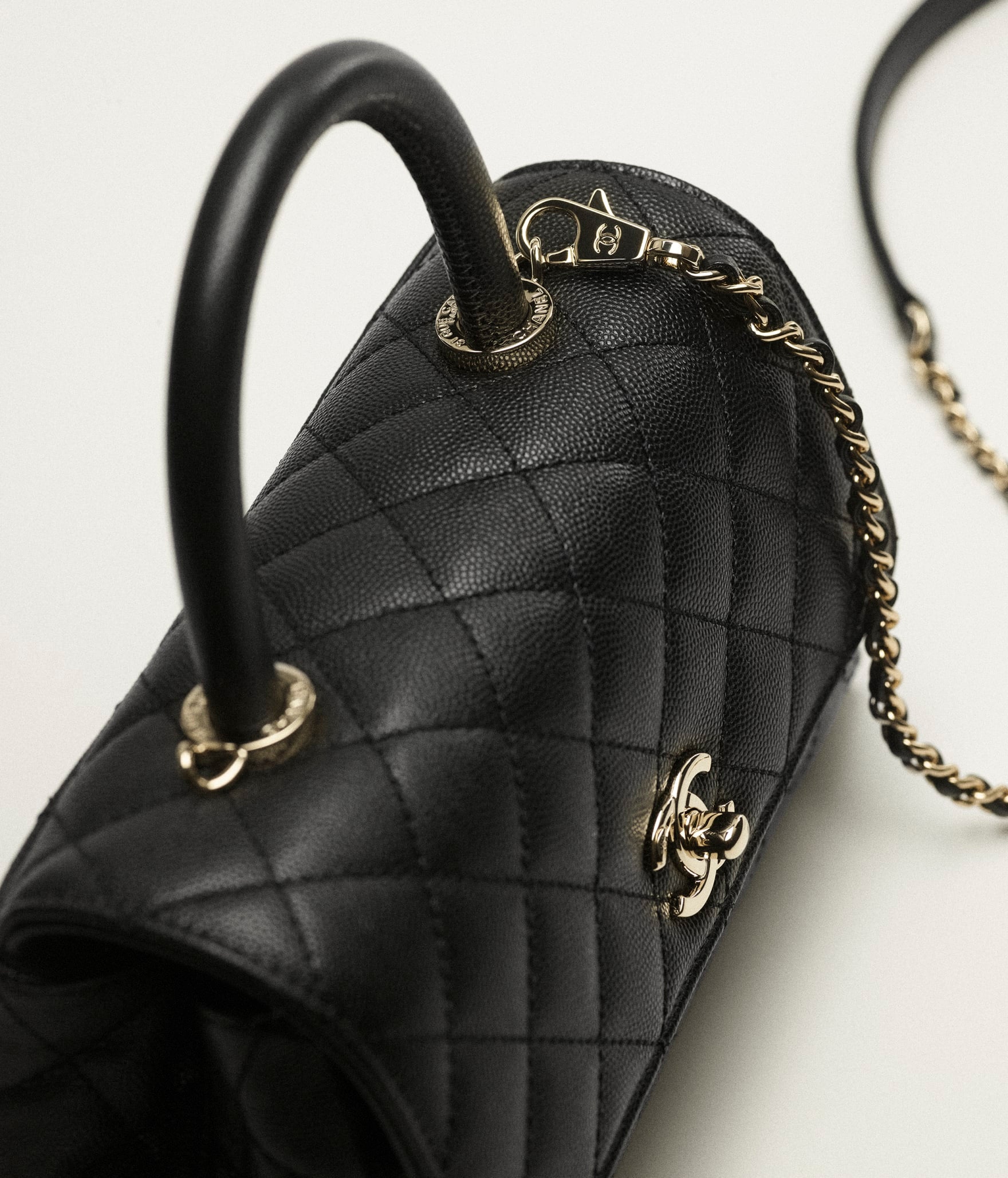 Chanel Coco Handle Small Handbag

Caviar Leather