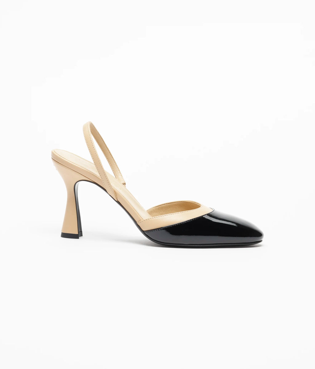 Chanel Cap-Toe Slingbacks

Color: Beige/Black
