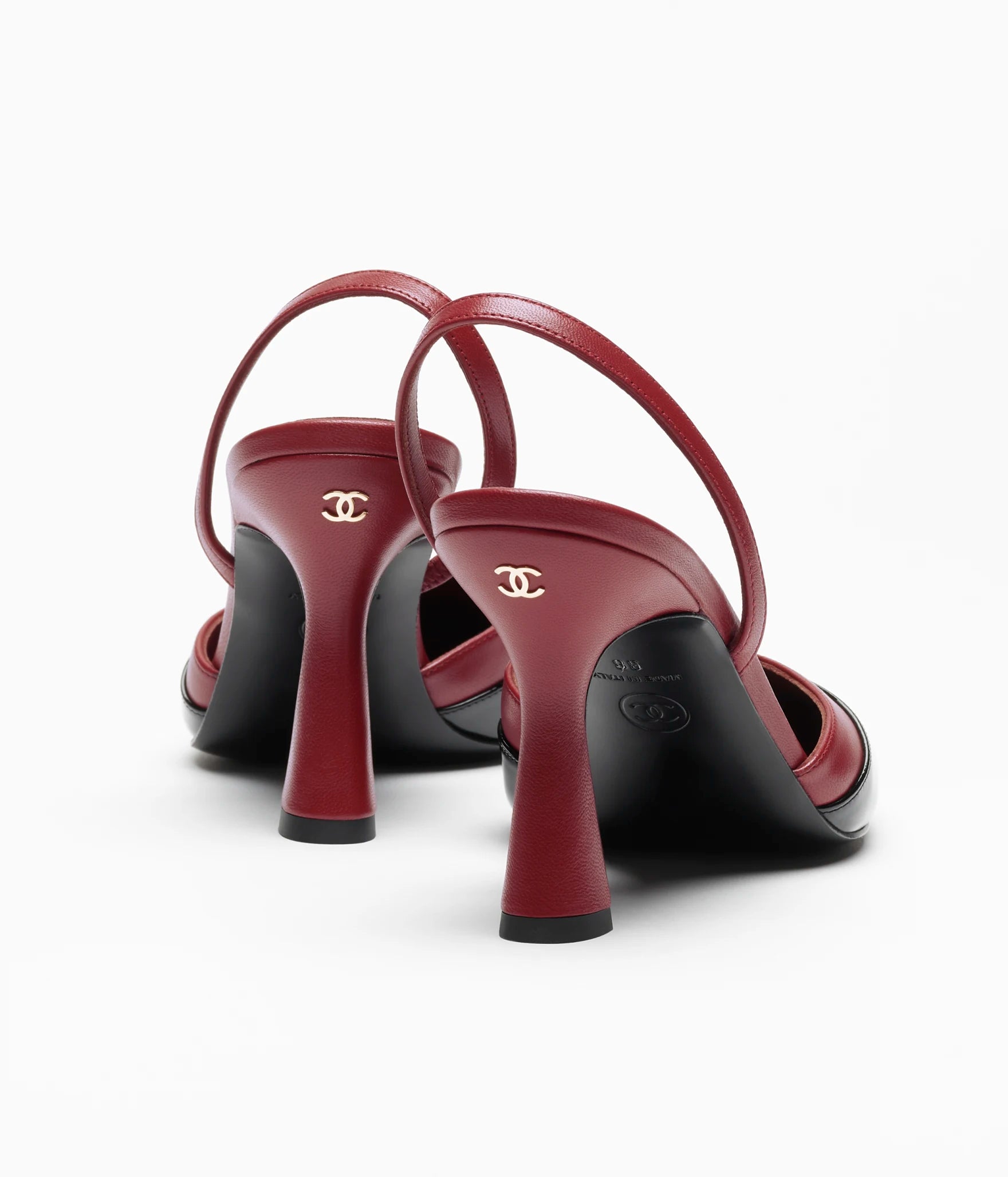 Chanel Cap-Toe Slingbacks

Color: Burgundy/Black