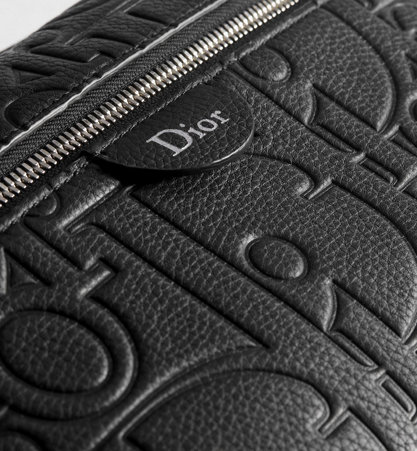 Dior Rider Zipped Messenger
Bag Color: Black Gravity