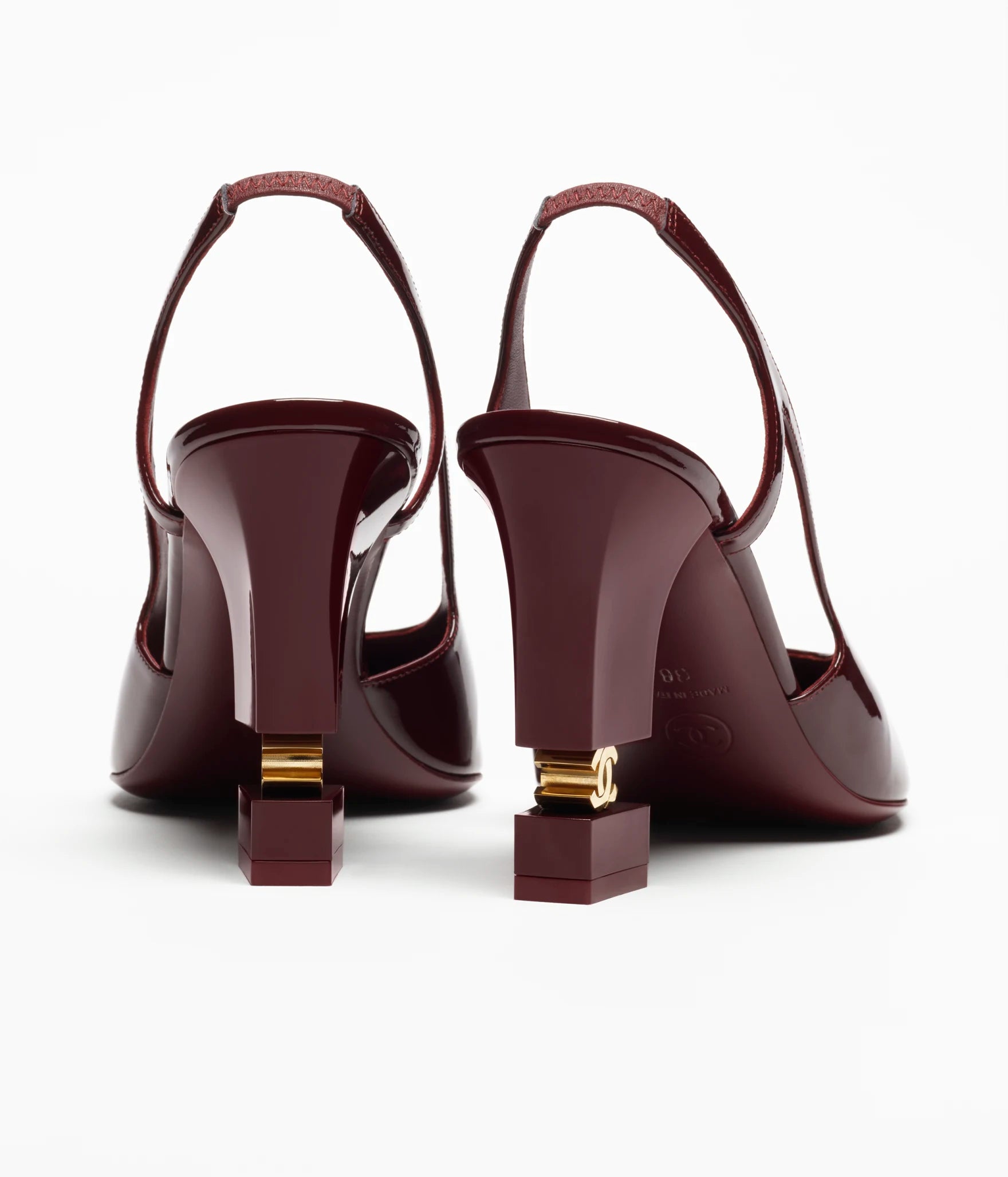 Chanel CC Slingbacks

Color: Burgundy