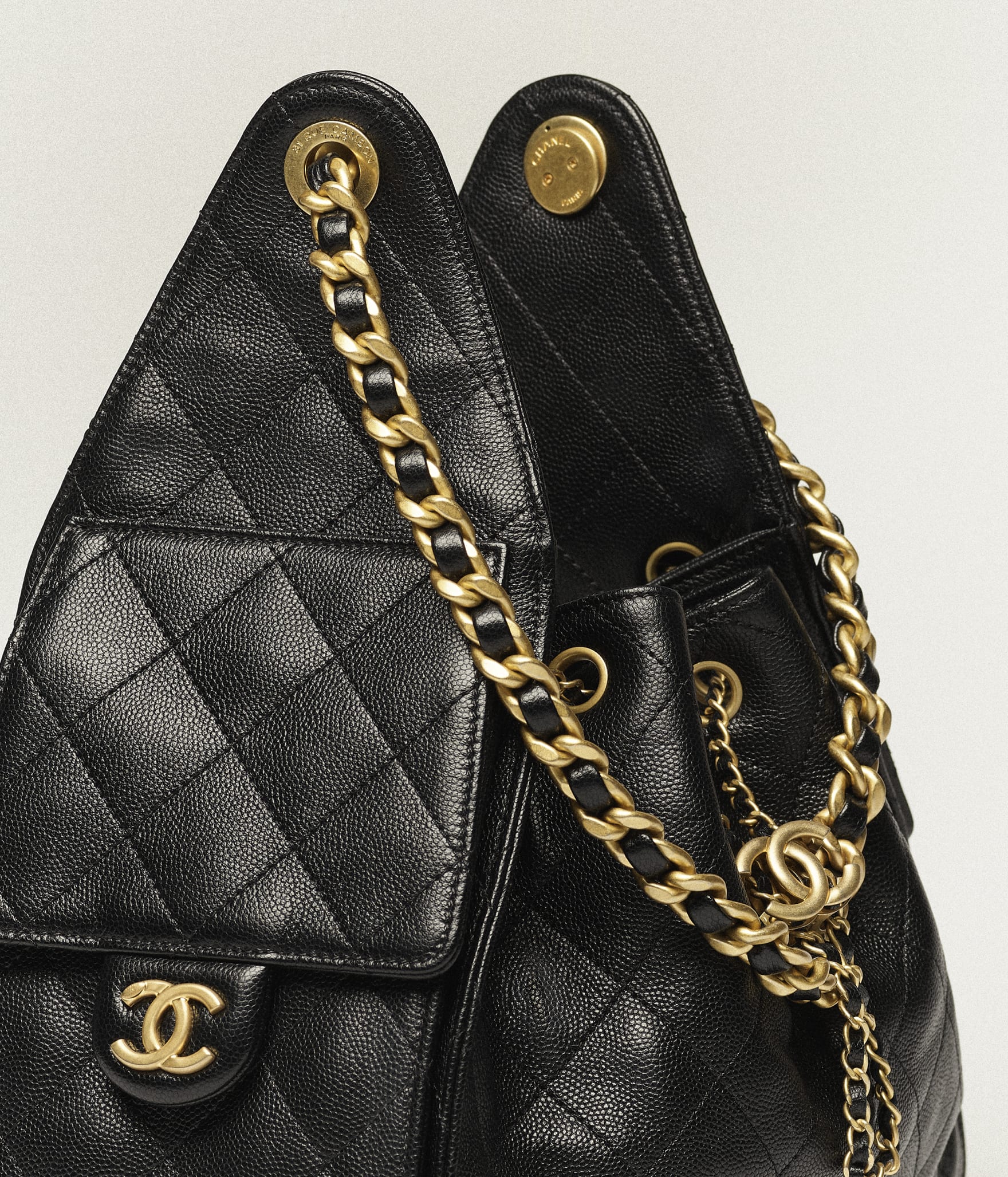 Chanel 25 Small Bag

Cuero caviar acolchado