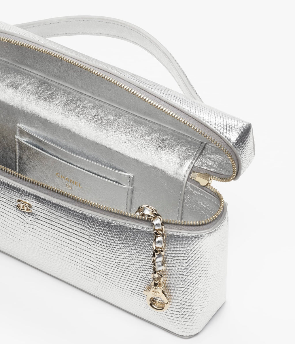 Chanel Vanity Case

Piel de lagarto metálica