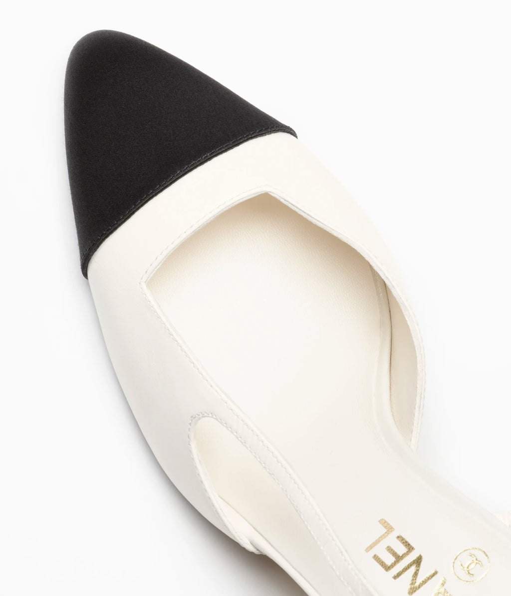 Chanel Cap-Toe Slingbacks

Color: White/Black