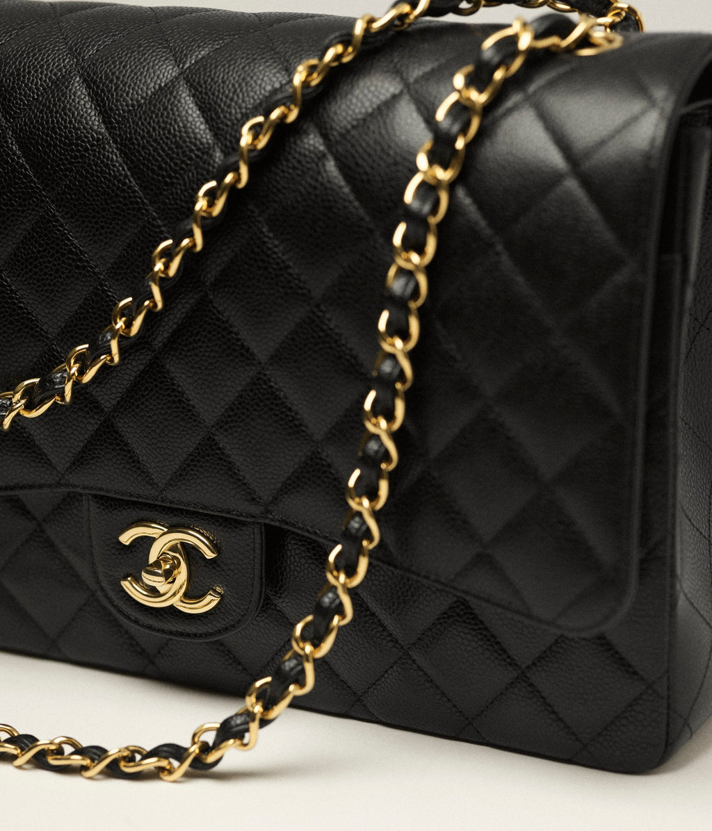 Chanel Maxi Classic Handbag

Caviar Leather