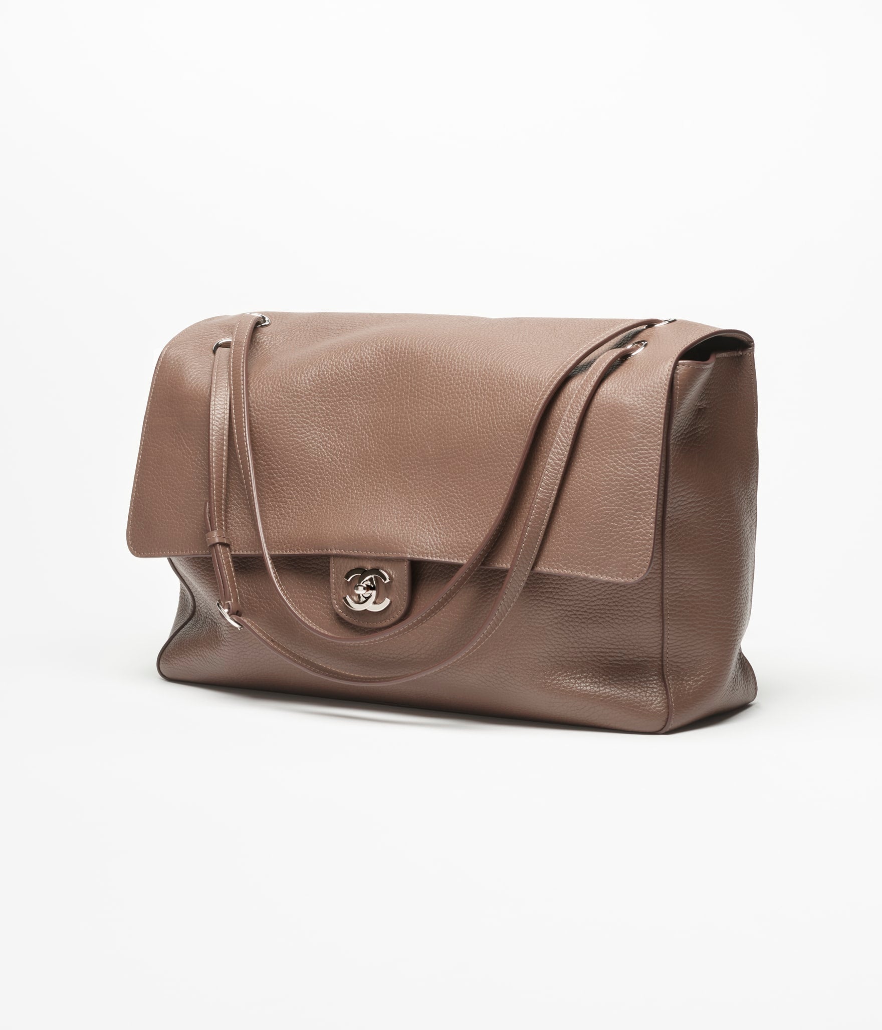 Chanel Classic Flap Maxi

Piel de becerro granulada – Taupe