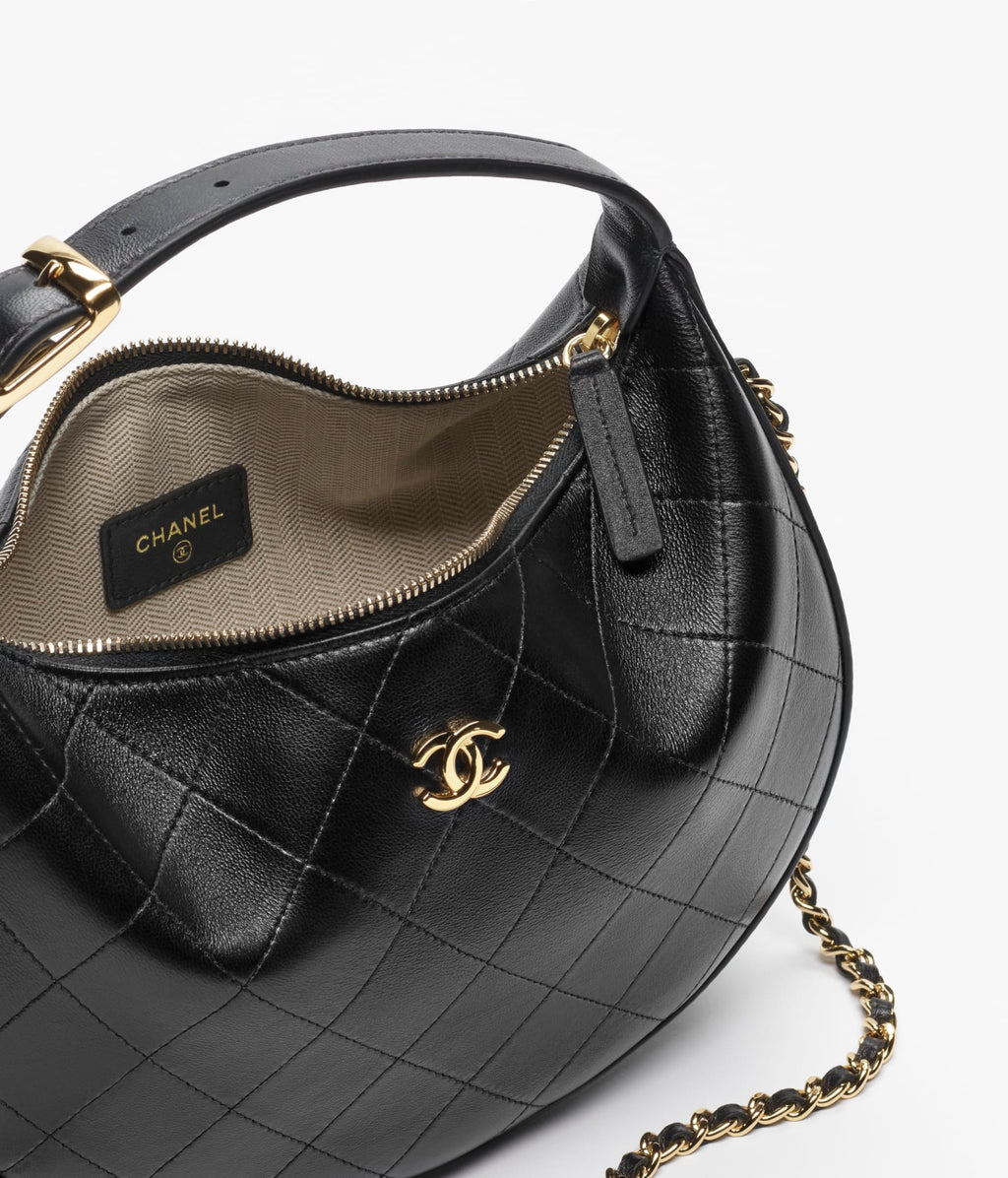 Chanel 25 Small Hobo Bag

Piel lisa acolchada