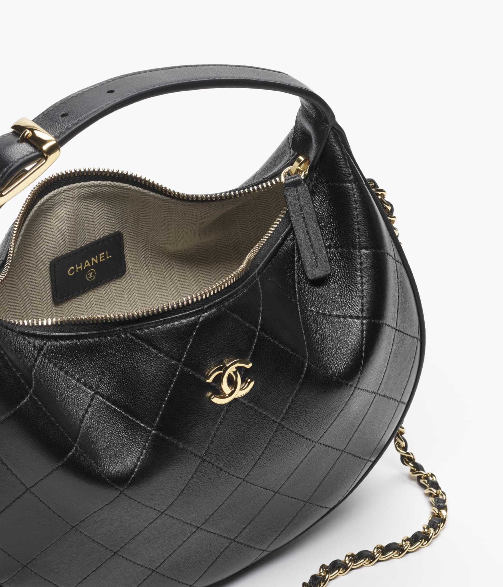 Chanel 25 Small Hobo Bag

Piel lisa acolchada