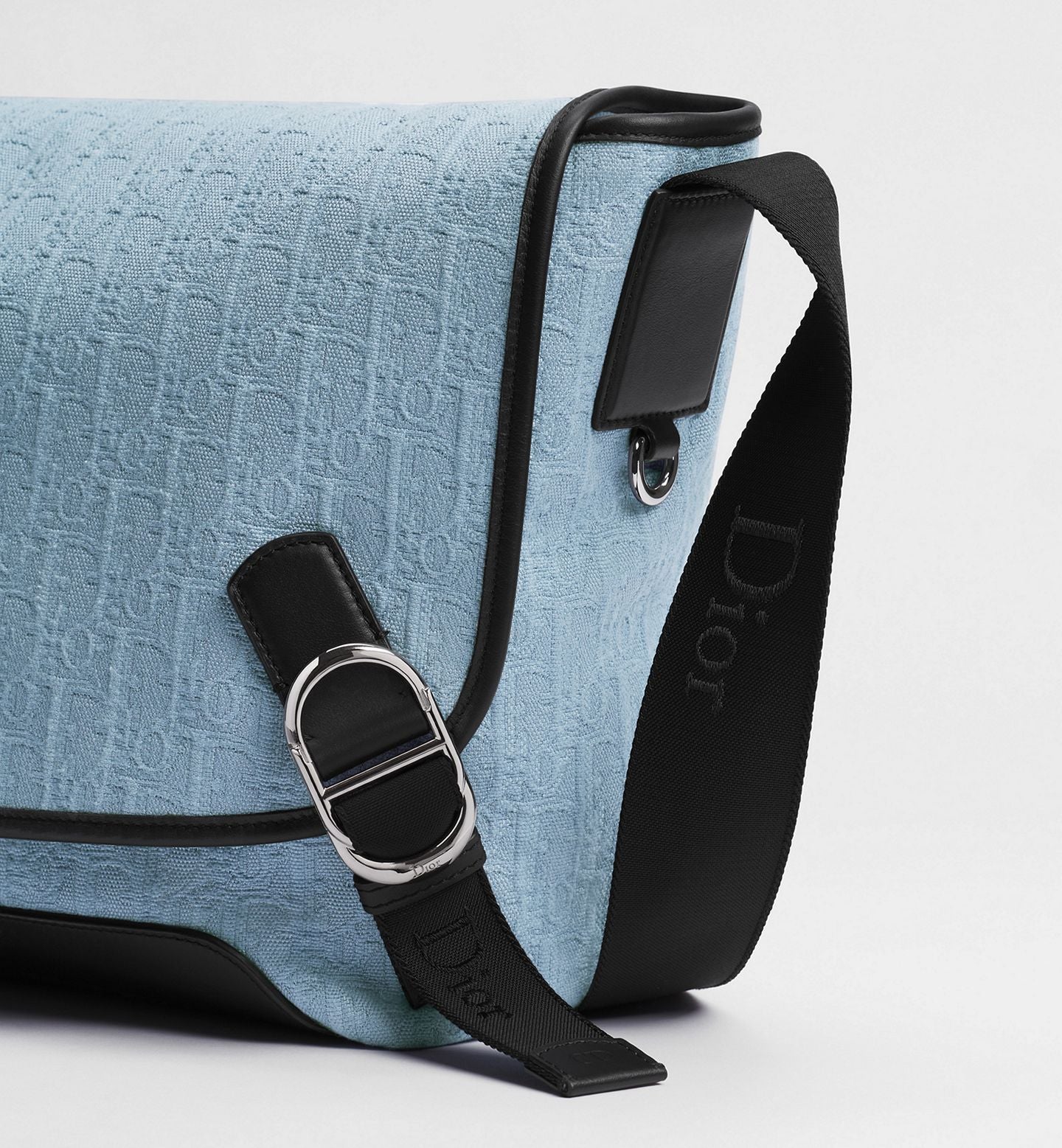 Medium Dior Jett Messenger
Bag Color: Light Blue