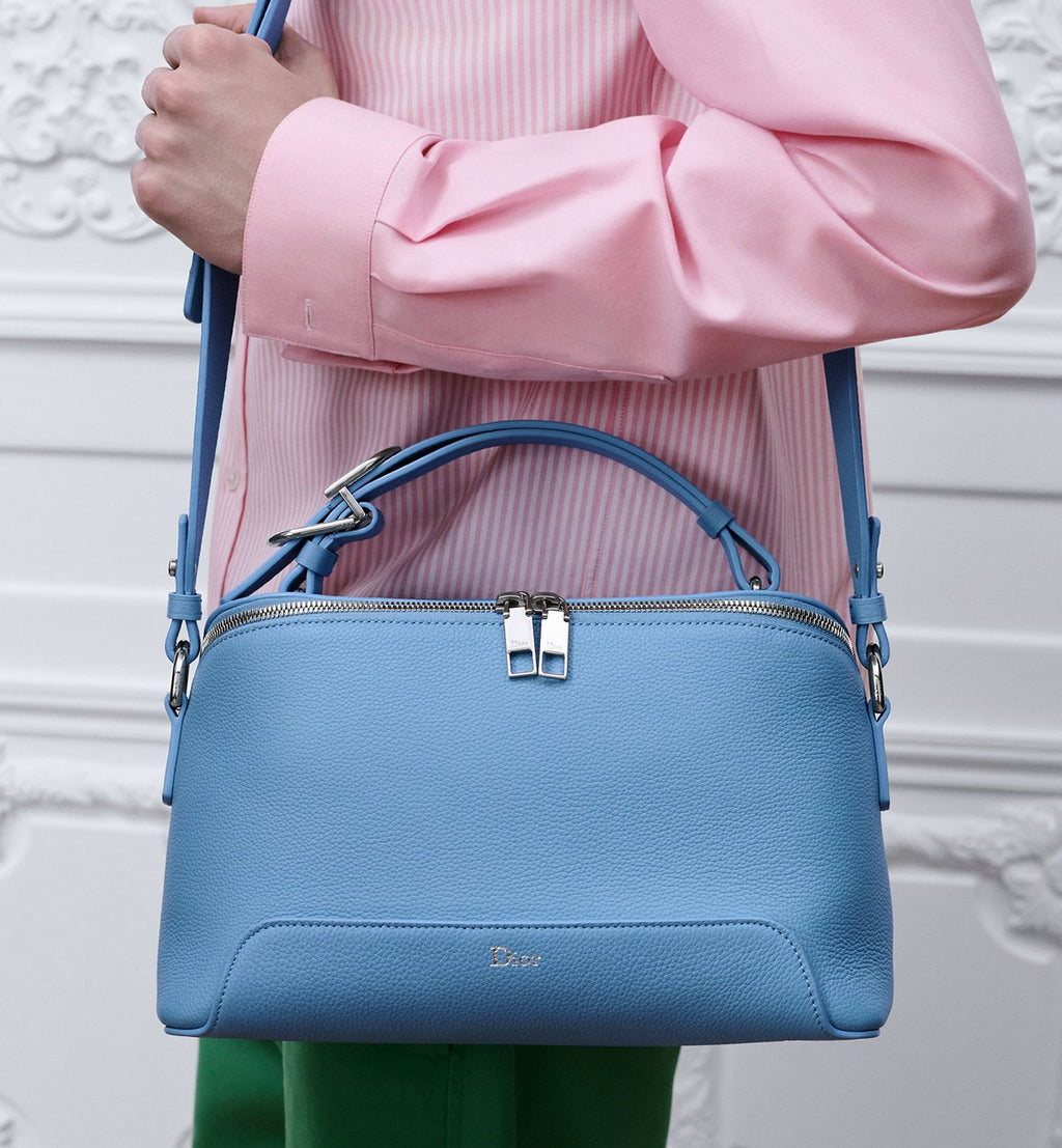 Dior Archie Zipped
Bag Color: Azul Cielo