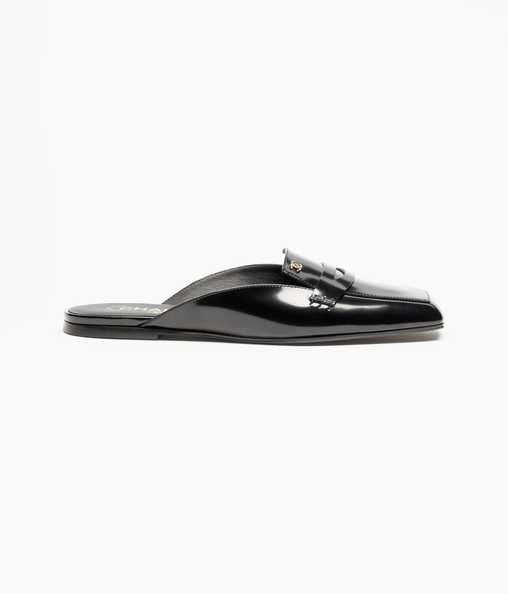 CHANEL Leather Loafers Mules

Color: Black