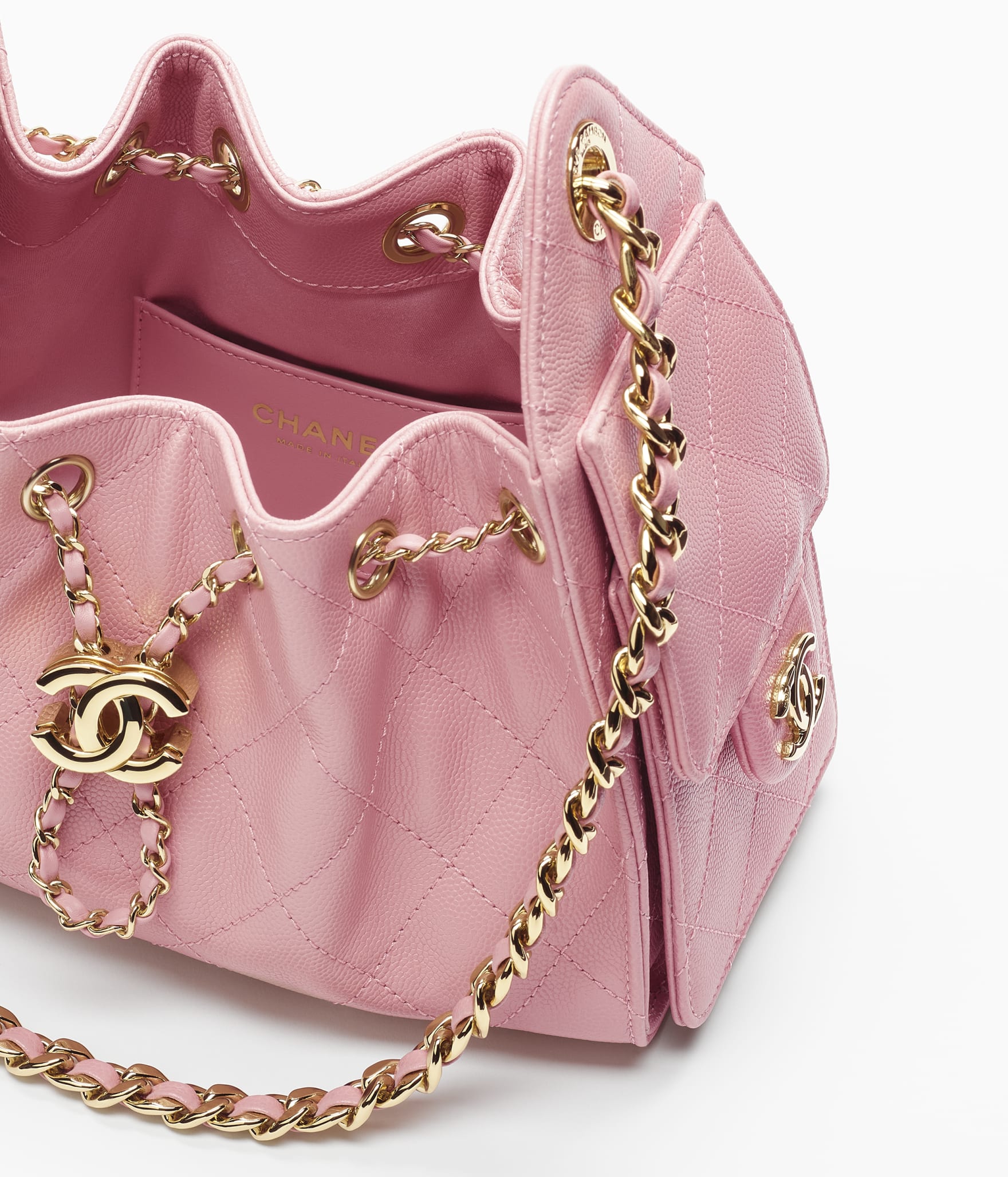 Chanel 25 Mini Bag

Cuero caviar acolchado