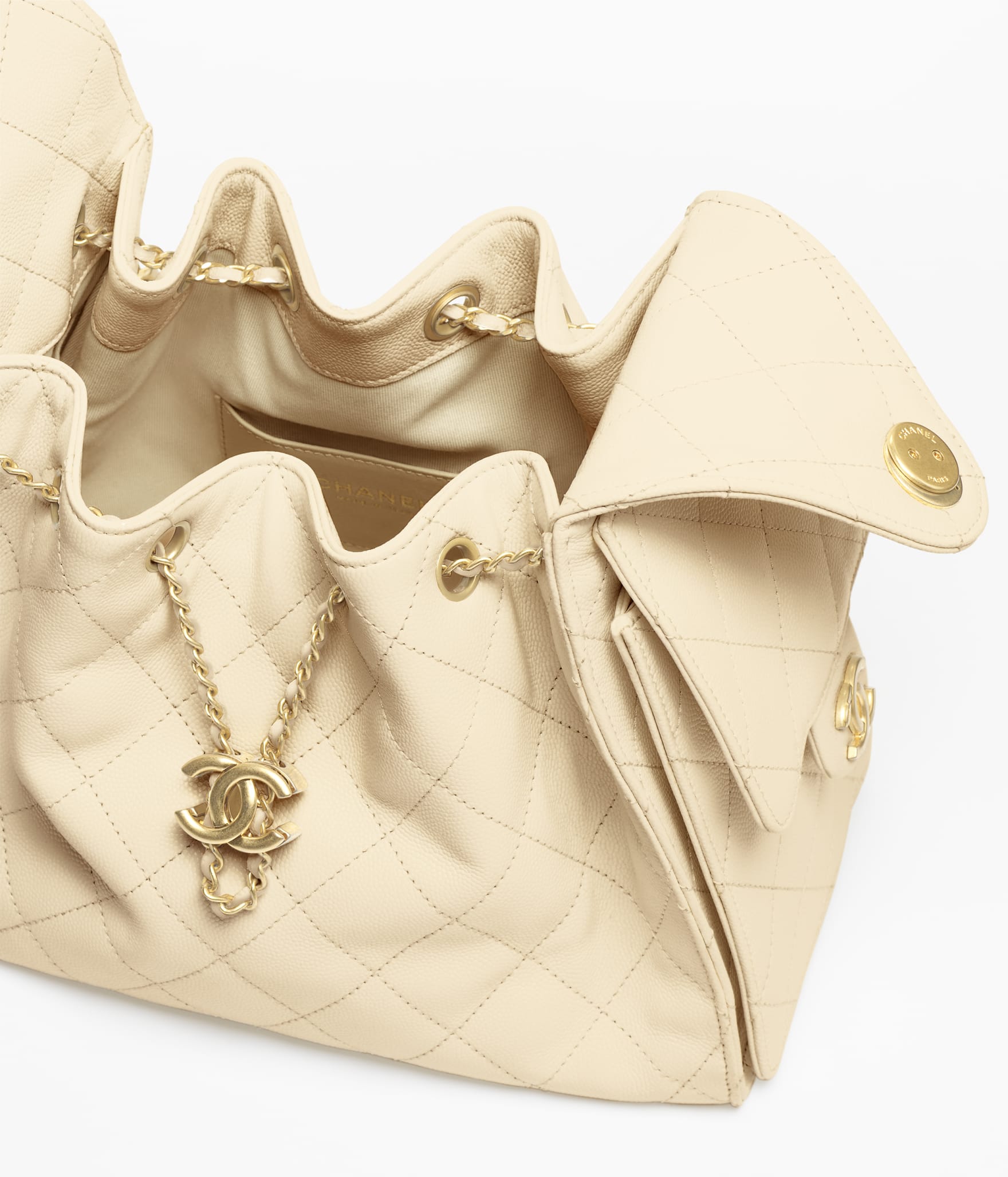 Chanel 25 Small Bag

Cuero caviar acolchado