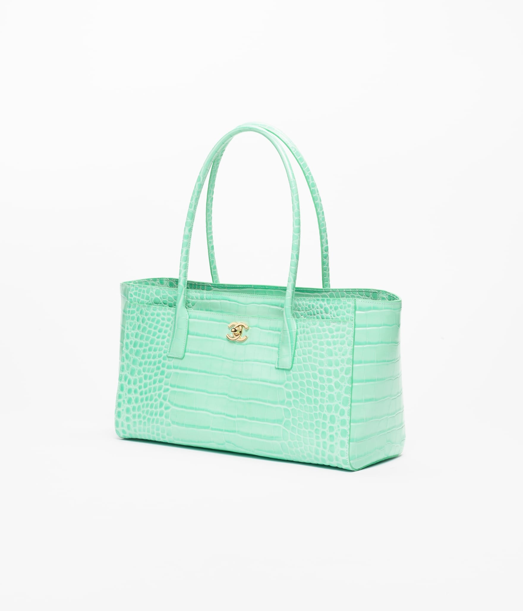Chanel 25 Large Shopping Bag

Embossed Crocodile-Effect Calfskin