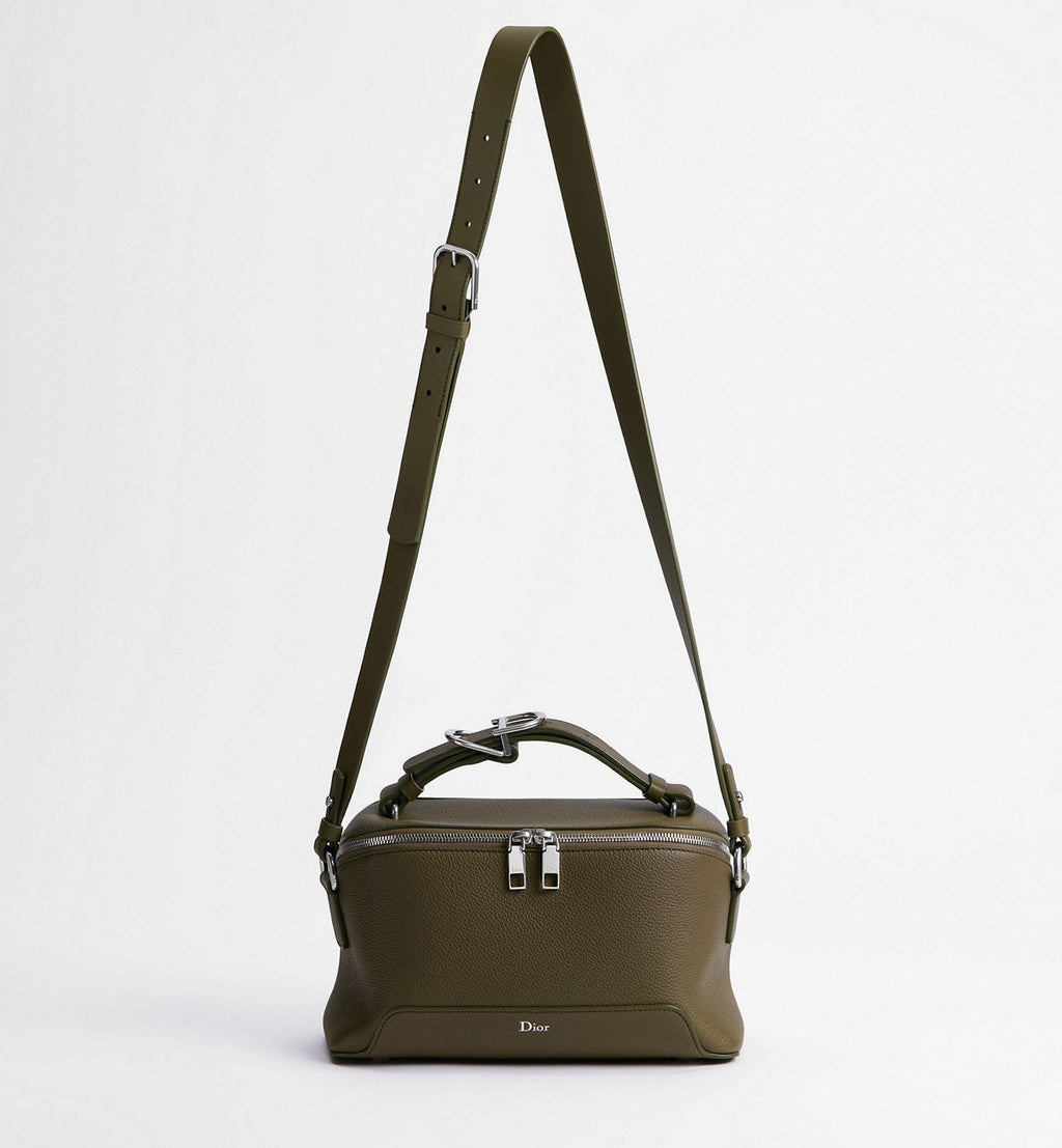 Dior Archie Zipped
Bag Color: Verde Oliva