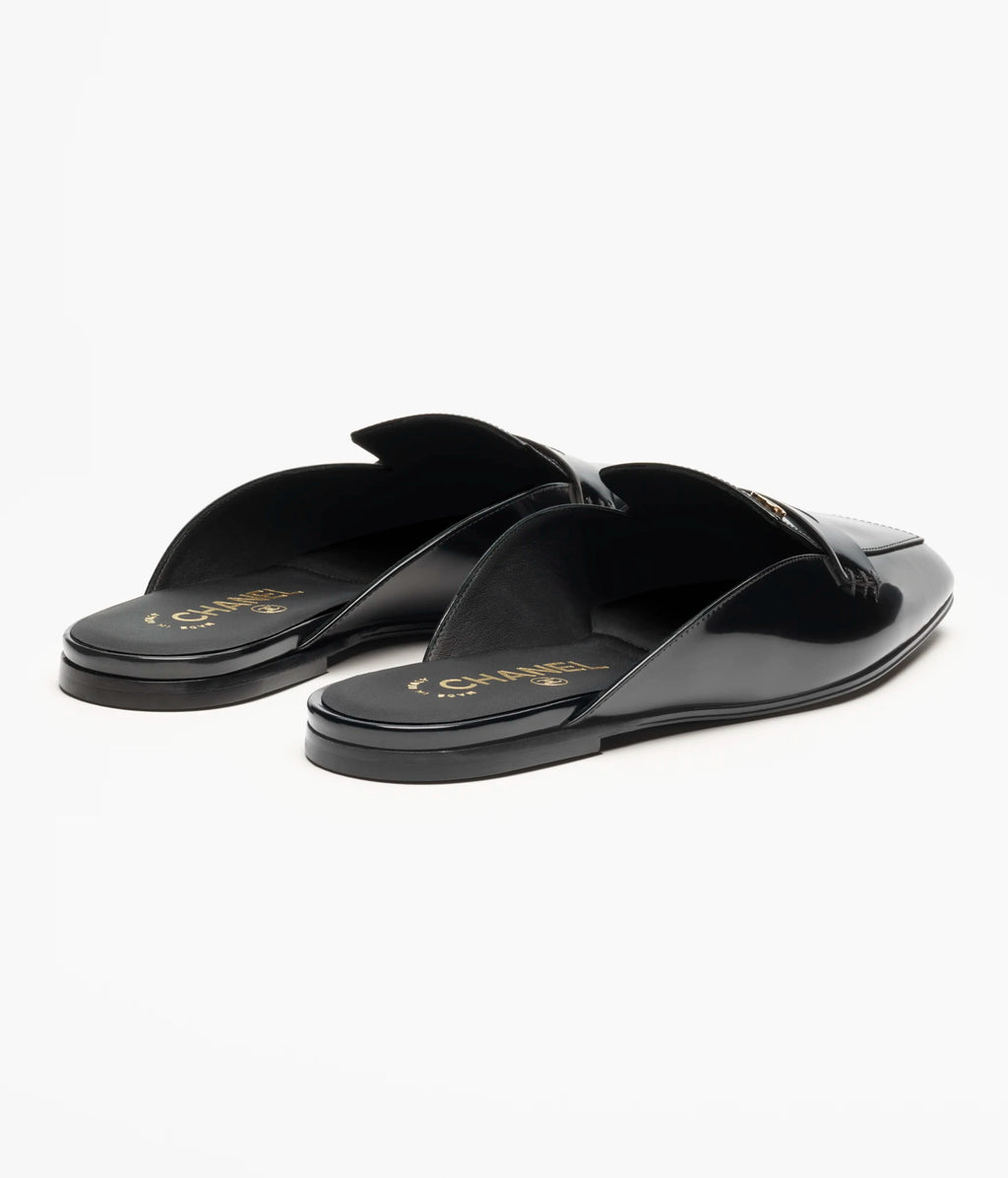 CHANEL Leather Loafers Mules

Color: Black
