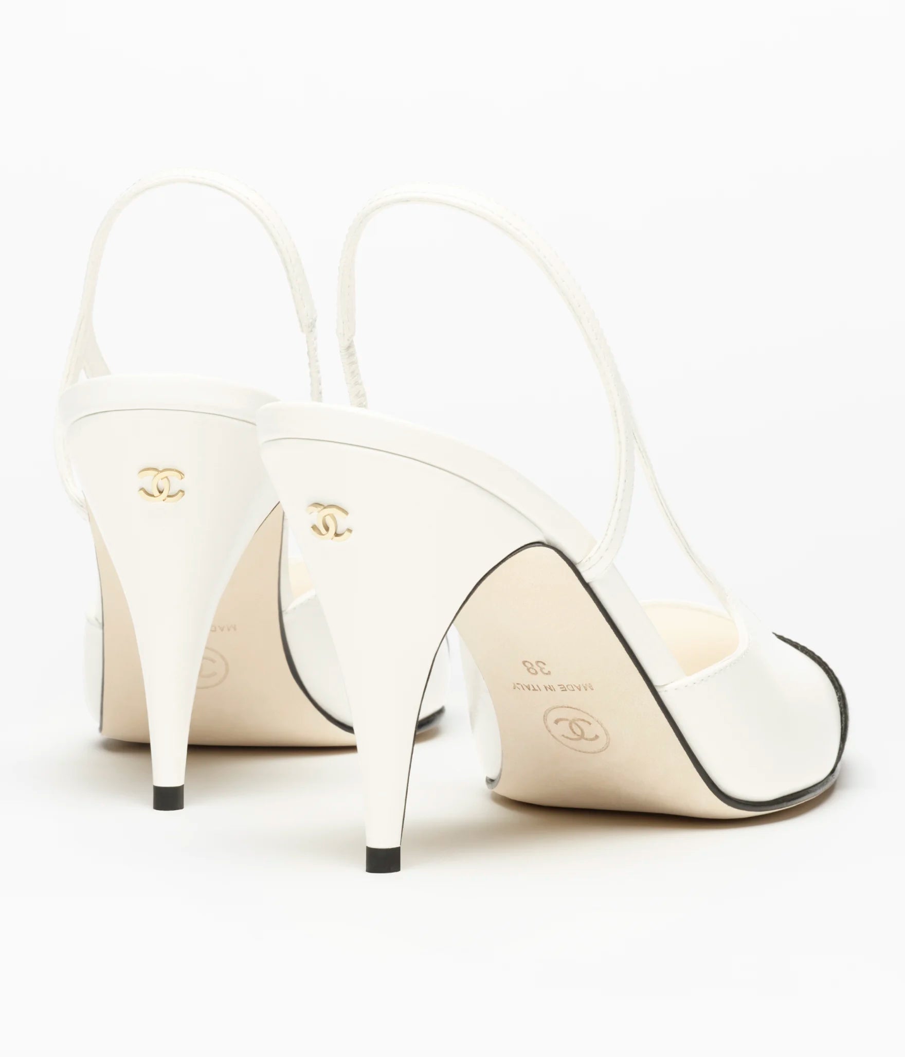 Chanel Cap-Toe Slingbacks

Color: White/Black