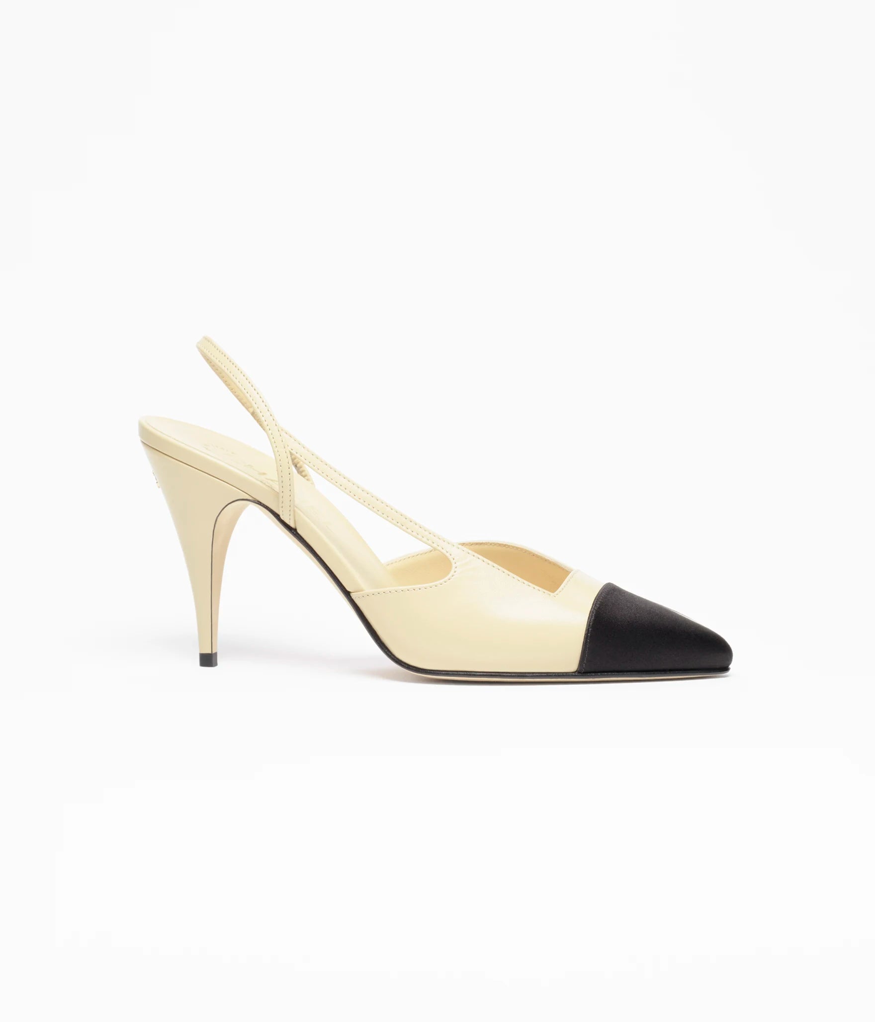 Chanel Cap-Toe Slingbacks

Color: Beige/Black