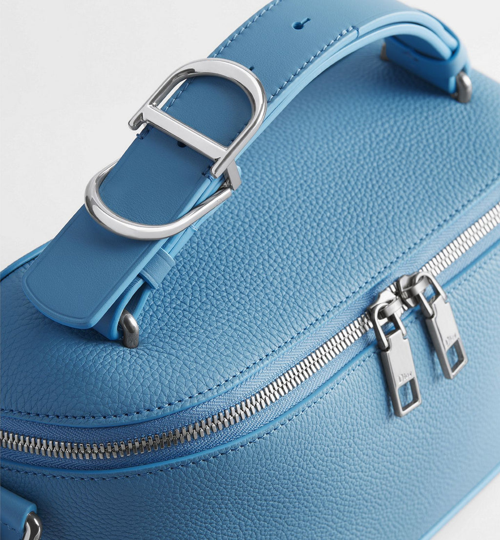 Dior Archie Zipped
Bag Color: Azul Cielo
