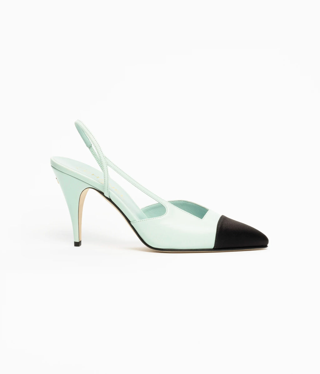 Chanel Cap-Toe Slingbacks

Color: Light Blue/Black