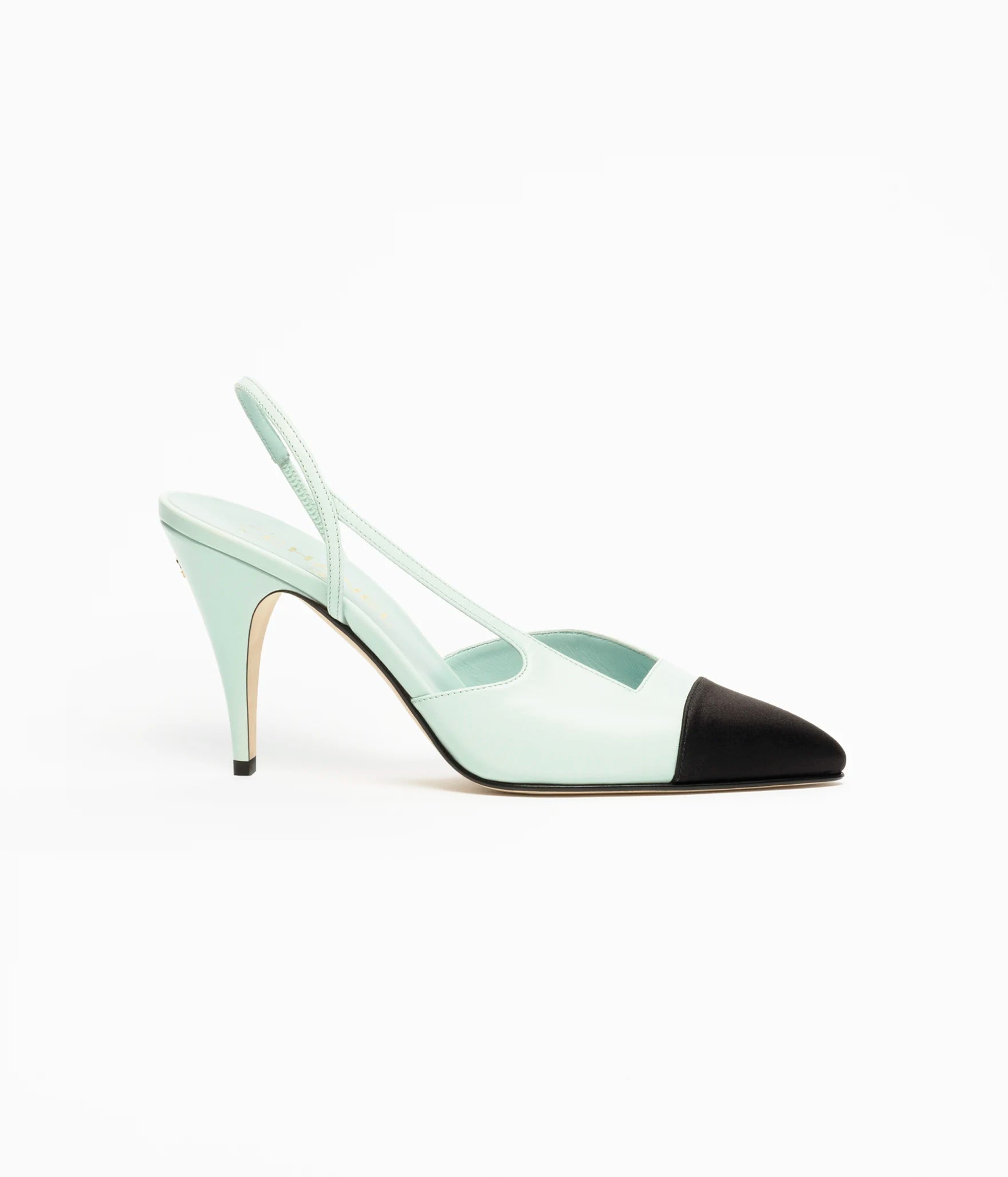Chanel Cap-Toe Slingbacks

Color: Light Blue/Black