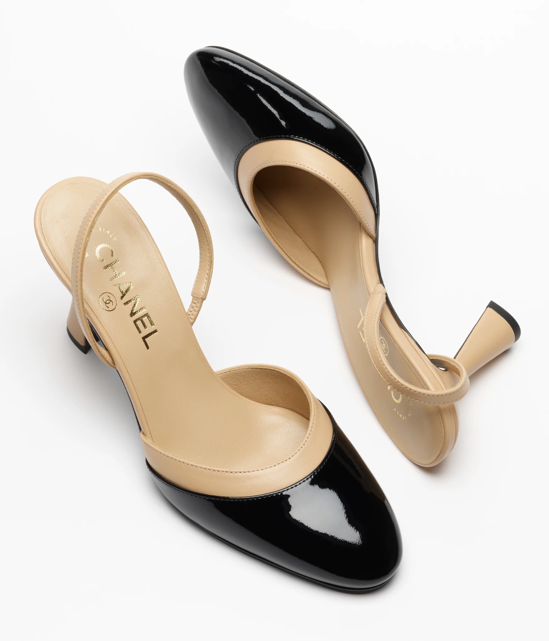 Chanel Cap-Toe Slingbacks

Color: Beige/Black