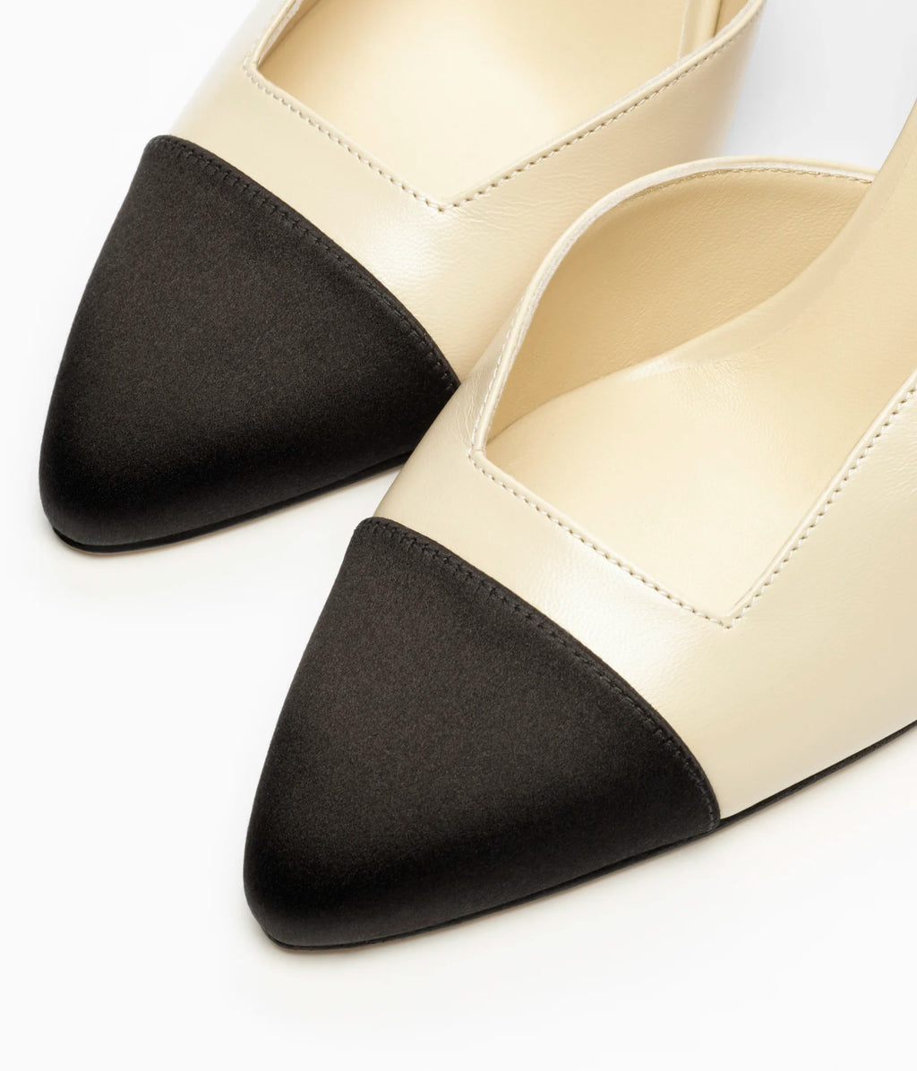Chanel Cap-Toe Slingbacks

Color: Beige/Black