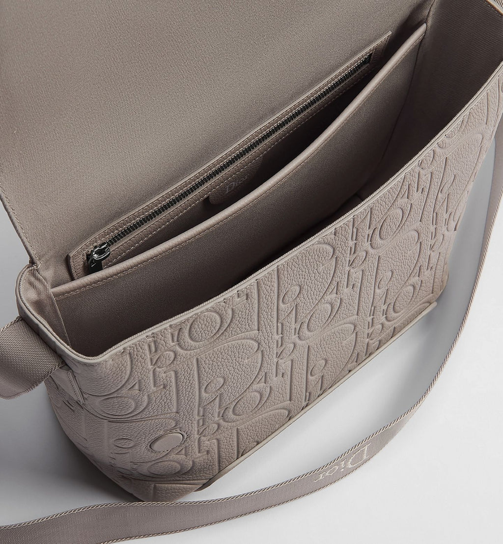 Small Dior Jett Messenger
Bag Color: Beige Gravity