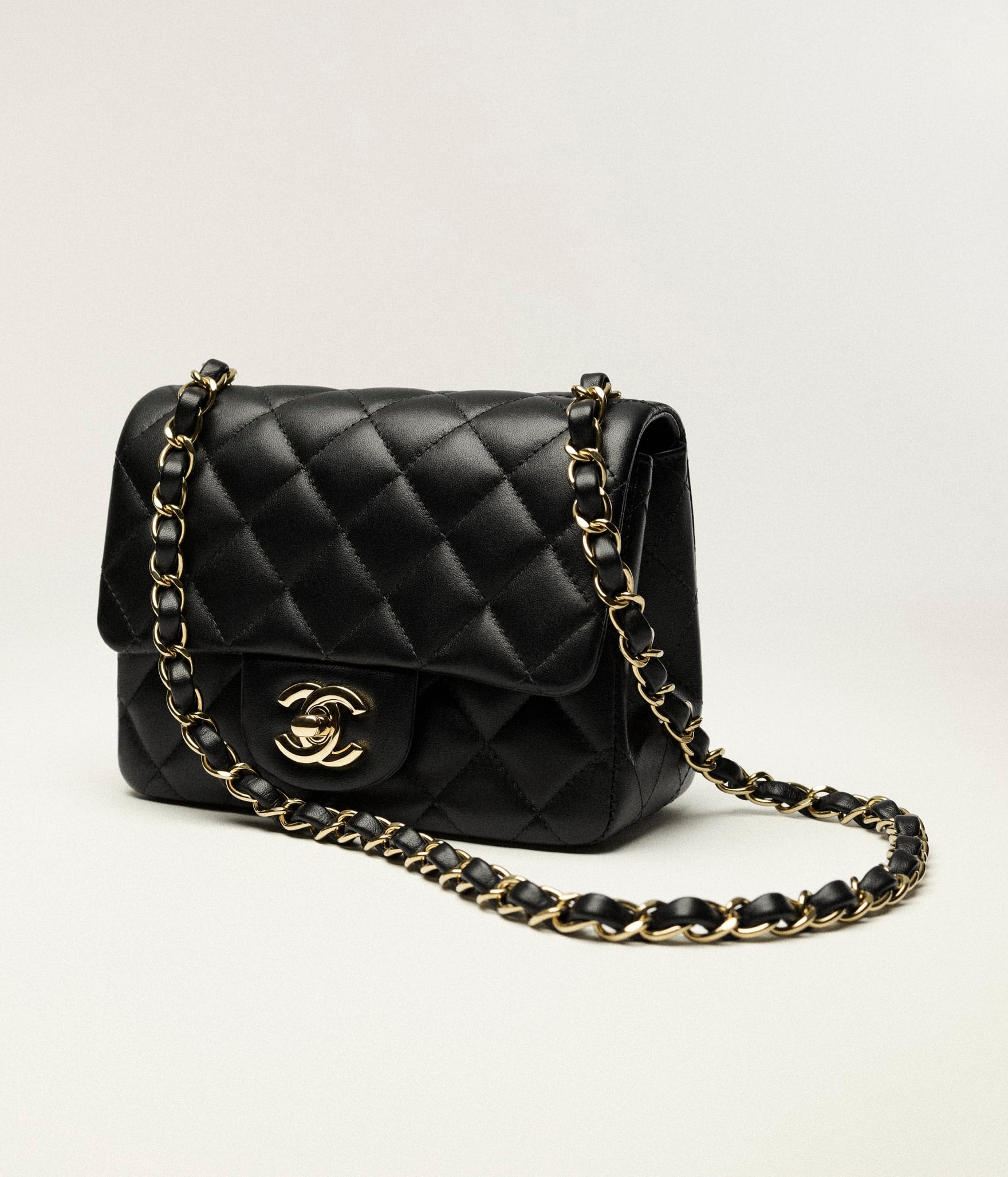 Chanel Mini Classic Flap Bag

Lambskin Leather