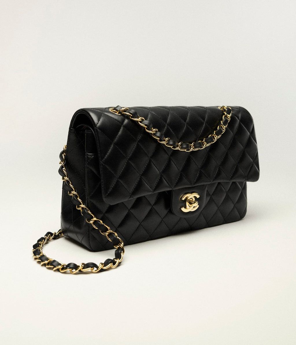 Chanel 11.12 Classic Handbag

Lambskin Leather