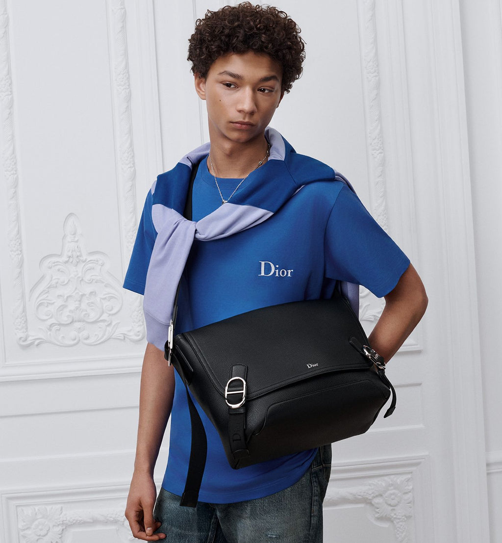 Medium Dior Jett Messenger 
Bag Color: Black Grained