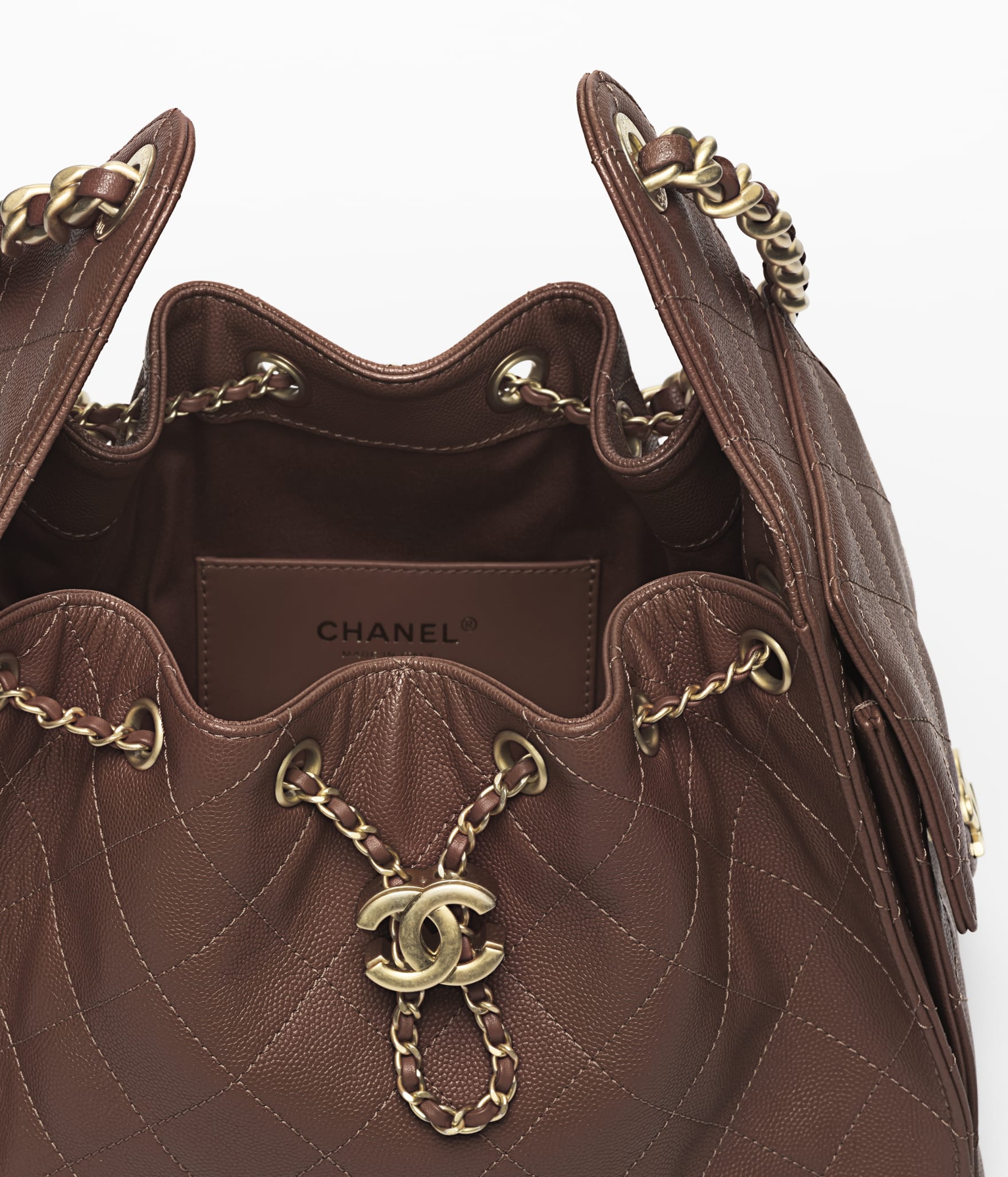 Chanel 25 Small Bag

Cuero caviar acolchado