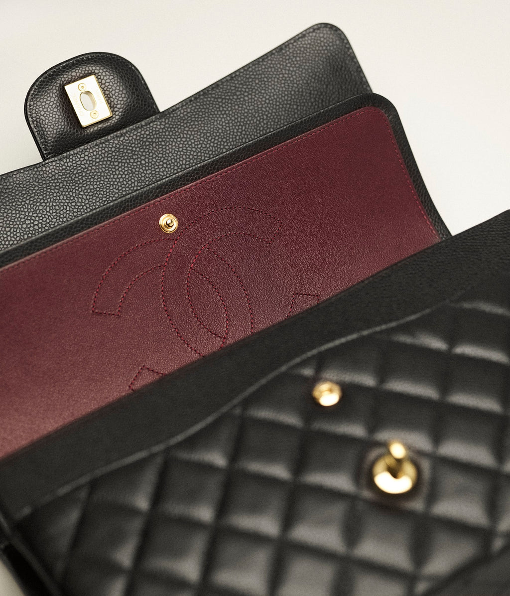 Chanel Large Classic Handbag

Caviar Leather