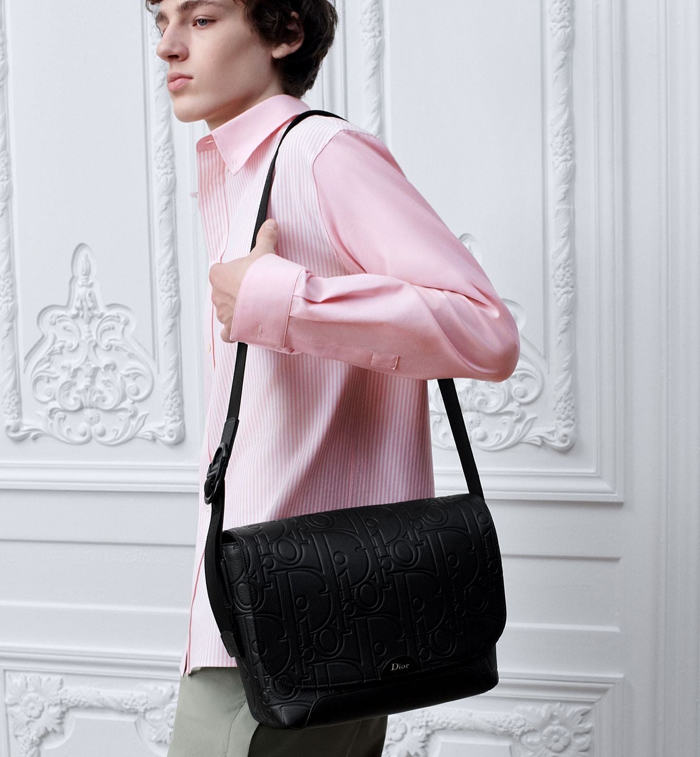 Small Dior Jett Messenger
Bag Color: Black Gravity