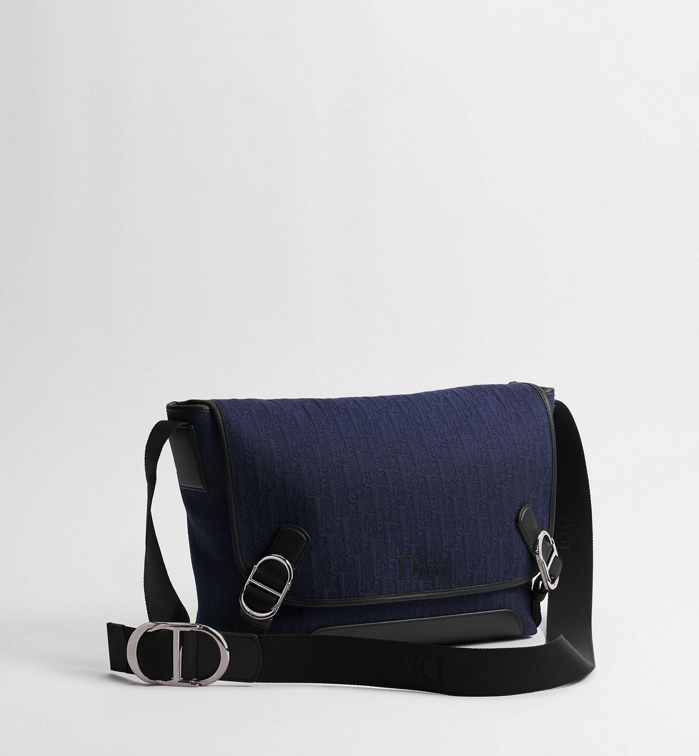 Medium Dior Jett Messenger Bag
Color: Blue Oblique