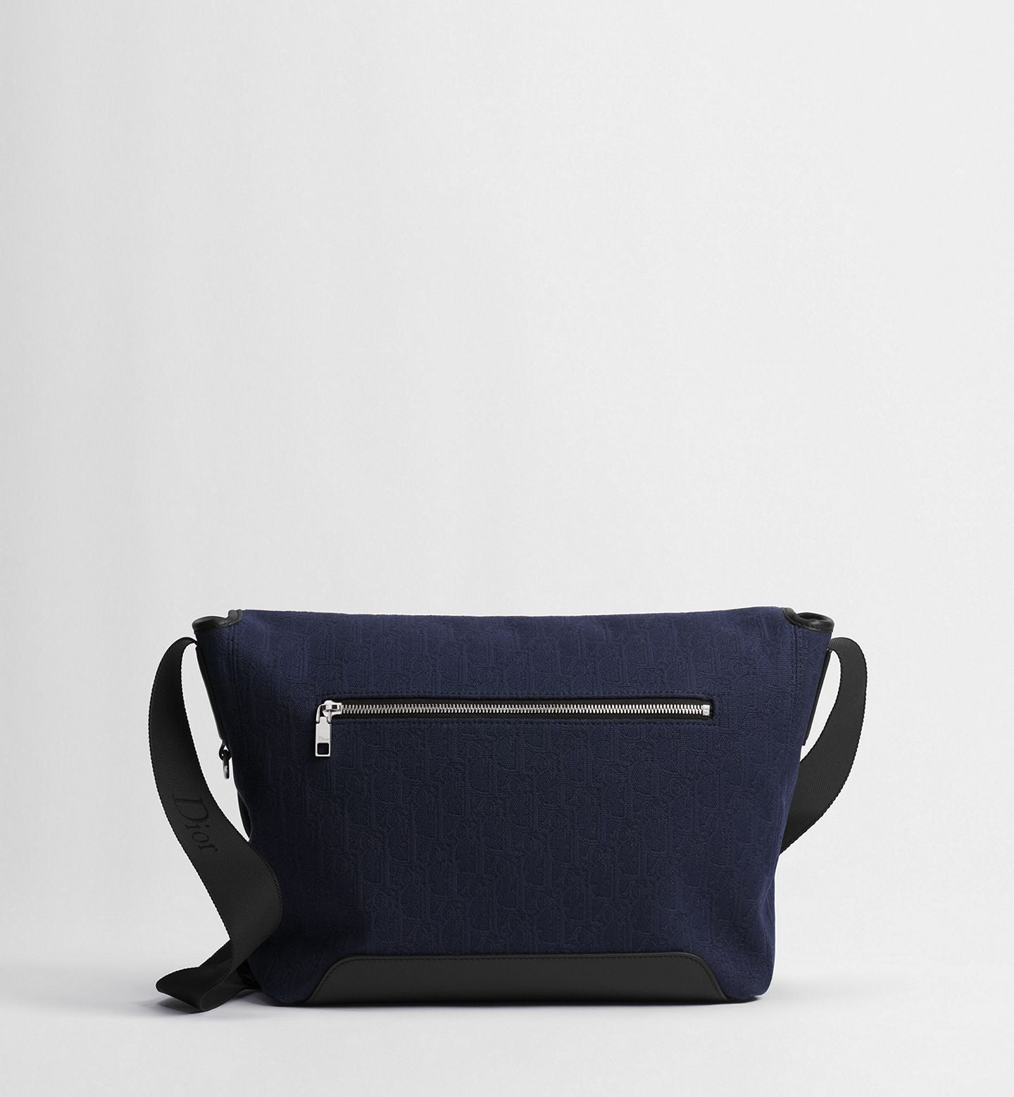 Medium Dior Jett Messenger Bag
Color: Blue Oblique