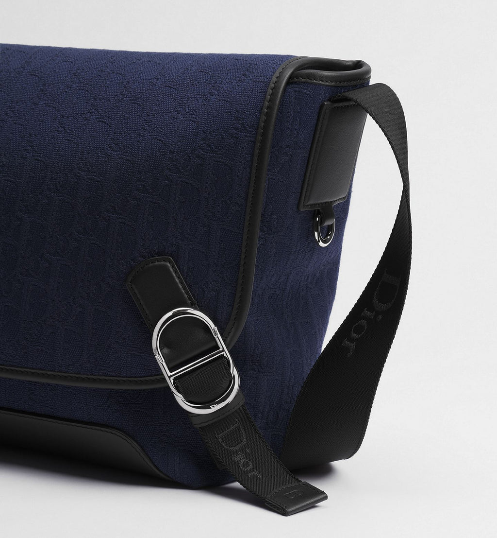 Medium Dior Jett Messenger Bag
Color: Blue Oblique