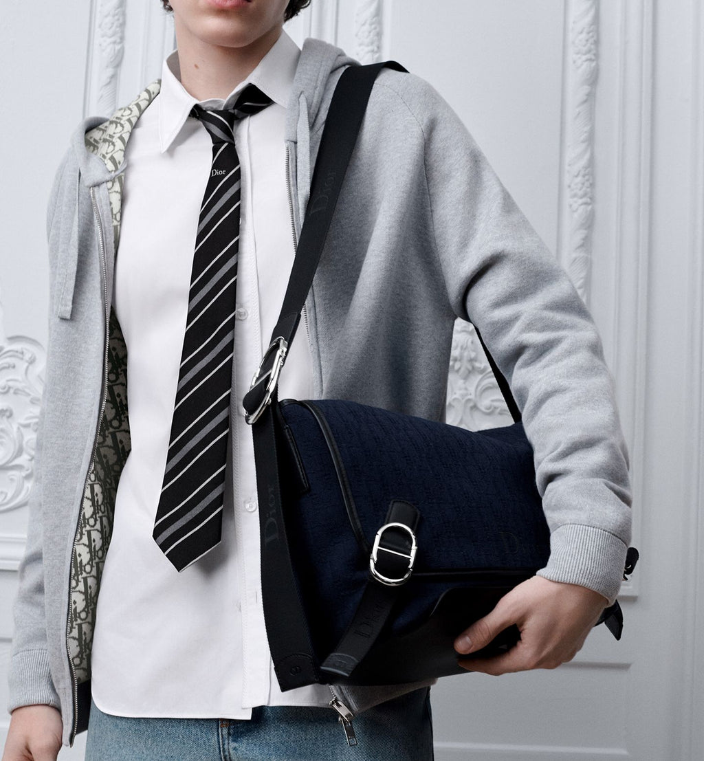 Medium Dior Jett Messenger Bag
Color: Blue Oblique